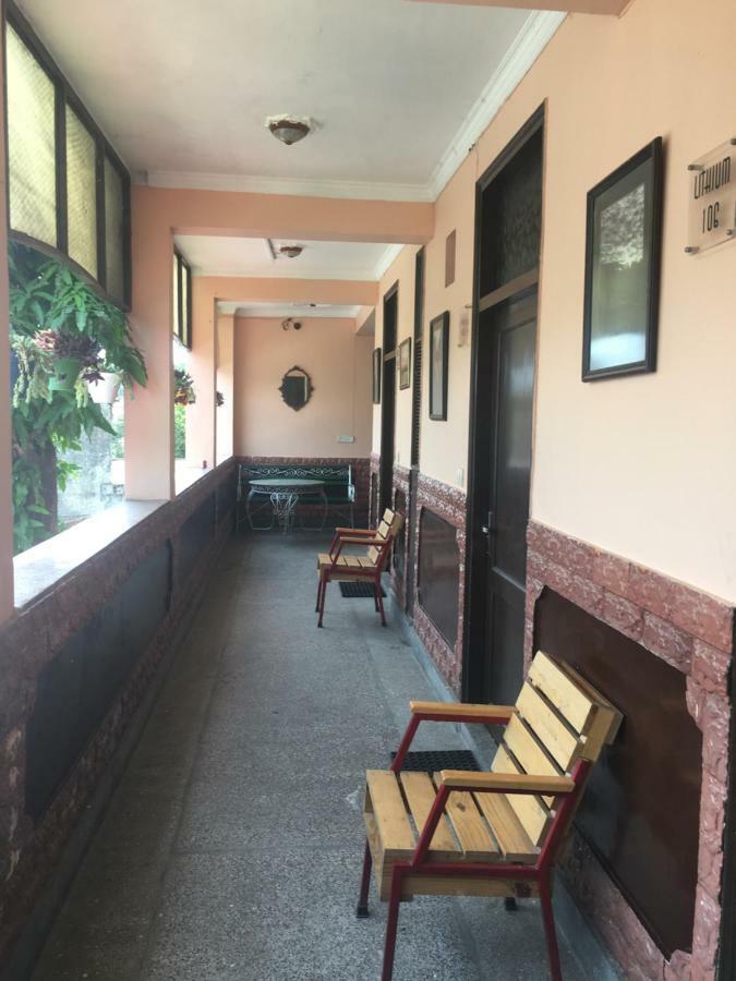 Hotel O Hya'S Homestay Dehradun Bagian luar foto